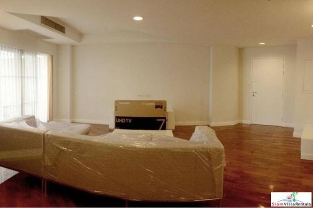 Extra Large Pet Friendly Three Bedroom Condos for Rent in Asok-7
