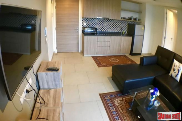 Walk to the Beautiful Beach from this One Bedroom Condo in North Pattaya-10