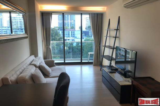 Via 49 | Spacious One Bedroom Top Corner Condo with View in Thong Lo-4