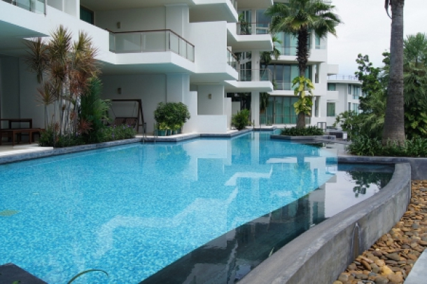2 Bedroom Beachfront Pattaya Wongamat-15