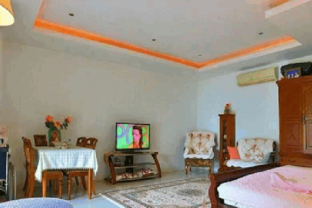 3 Bedroom 3 Bathroom Large Modern House In An Up-Market Location - East Pattaya-3