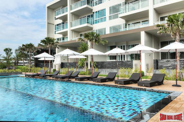 Bright and Open One Bedroom with Sea Views in Jomtien-1