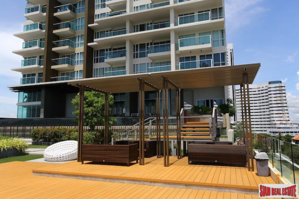 Bright and Open One Bedroom with Sea Views in Jomtien-8