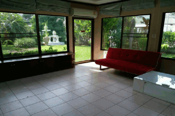 Beautiful 3 bedroom house with nice garden for rent -East Pattaya-16