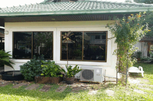 Beautiful 3 bedroom house with nice garden for rent -East Pattaya-18