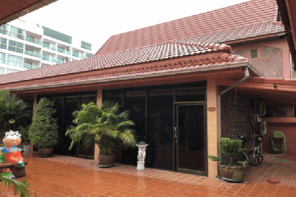 Mini hotel at a great location for sale - Phratamnak hill Pattaya-19