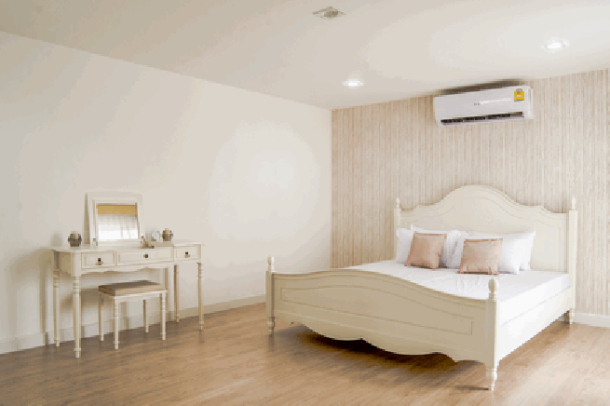 Beautiful 2 bedroom condo with modern design for sale- Phratamnak-11