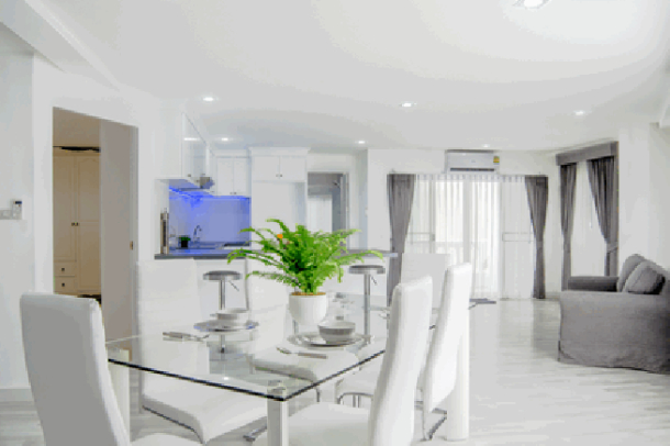 Beautiful 2 bedroom condo with modern design for sale- Phratamnak-3