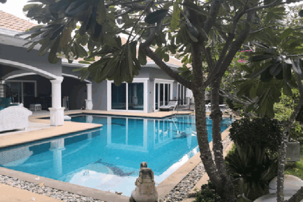 Very beautiful 5 bedroom pool villa house with 8% ROI for investors only located at-Jomtien-1
