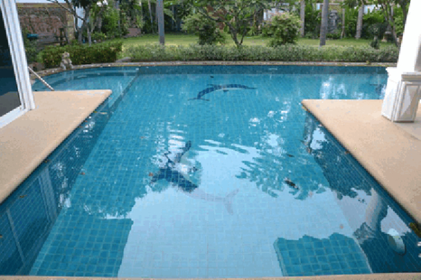 Very beautiful 5 bedroom pool villa house with 8% ROI for investors only located at-Jomtien-4