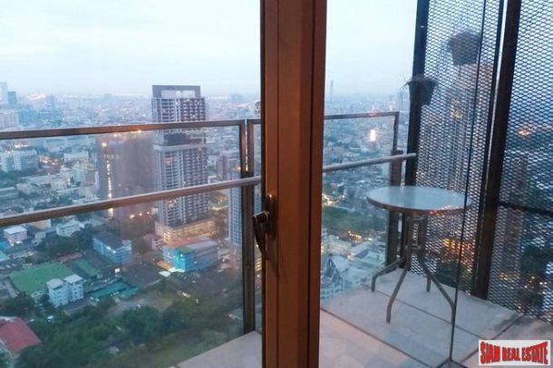 Dazzling City Views from the 46th Floor of this Three Bedroom Condo in Chong Nonsi-4