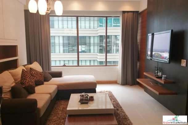 The Emporio Place | One Bedroom Condo with Pool View for Rent in Phrom Phong-10