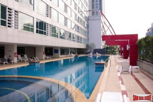 The Trendy Condominium | Convenient One Bedroom Condo with City Views in Asok-11