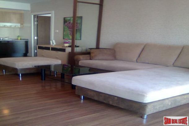 The Trendy Condominium | Convenient One Bedroom Condo with City Views in Asok-12
