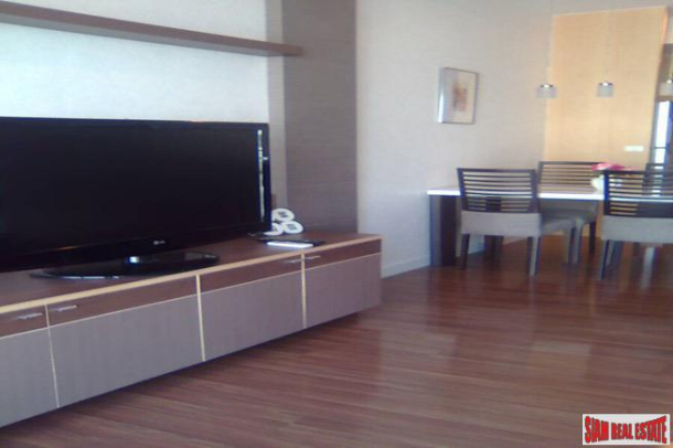 The Trendy Condominium | Convenient One Bedroom Condo with City Views in Asok-2