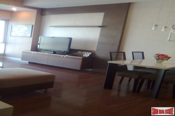 The Trendy Condominium | Convenient One Bedroom Condo with City Views in Asok-7