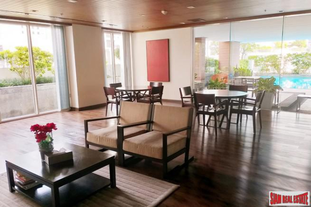 Large Sunny Corner Two Bedroom Condo in Phrom Phong-11