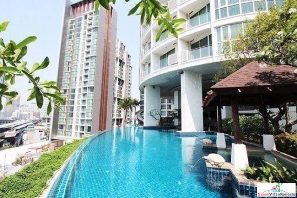 Sky Walk Residences | Large Two Bedroom on 30th Floor with Many Amenities in Phra Khanong-1