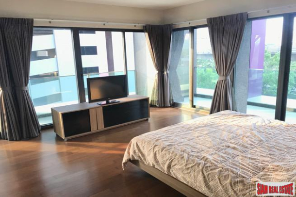 Noble Remix | Spacious Two Bedroom Condo within Walking Distance to BTS Thong Lo-12