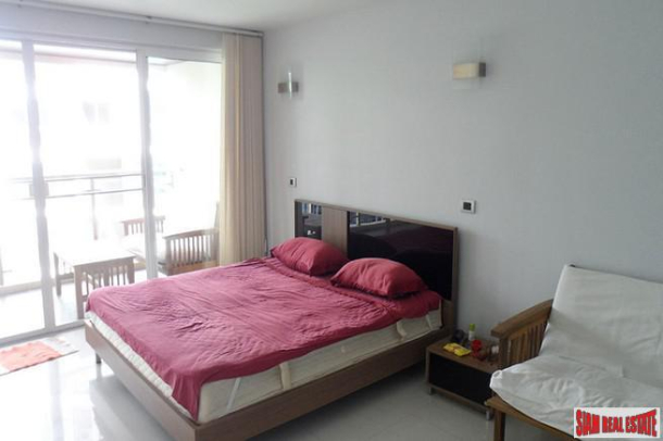 Two bedroom in a lovely position overlooking Pattaya bay.-10