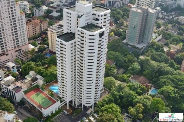 Baan Suan Petch | Roomy Two Bedroom Condo Good for Small Family in Phrom Phong-1