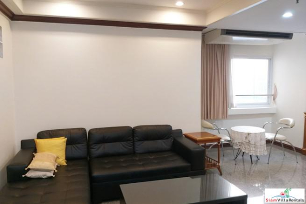 Baan Suan Petch | Roomy Two Bedroom Condo Good for Small Family in Phrom Phong-16