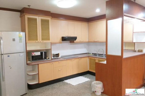 Baan Suan Petch | Roomy Two Bedroom Condo Good for Small Family in Phrom Phong-19