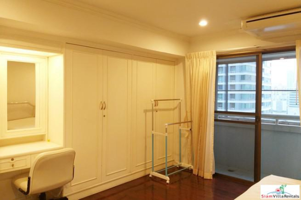 Baan Suan Petch | Roomy Two Bedroom Condo Good for Small Family in Phrom Phong-6