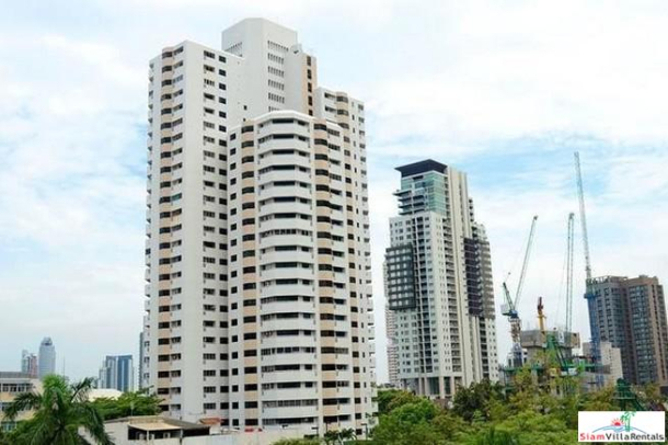 Baan Suan Petch | Roomy Two Bedroom Condo Good for Small Family in Phrom Phong-9