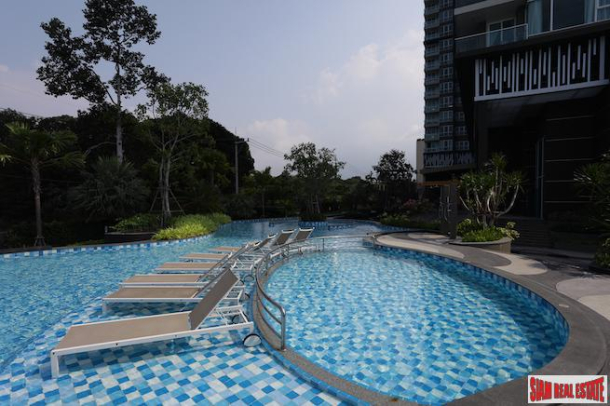 Sunny Two Bedroom Condo with Sea Views from the 20th Floor in South Pattaya-3