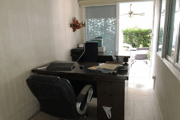 Hot sale!! 3 bedroom fully furnish house for sale - East Pattaya-15