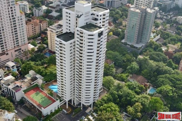 Baan Suanpetch | Spacious Family Style Two Bedroom Condo with City Views  in Phrom Phong-1