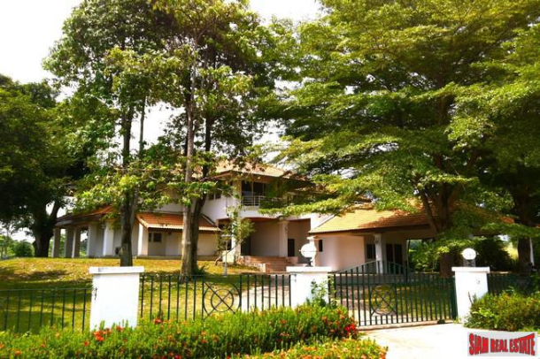 Beautiful 5 Bedrooms Family Home on Burapa Golf Course For Sale at Bo Win, Si Racha - Price Reduced by 33%!-6