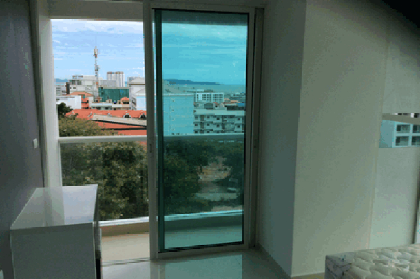 Modern one bedroom for sale with a good condition price -Phratamnak-5