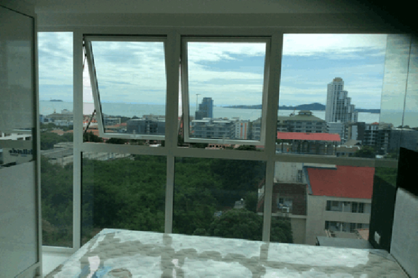 Modern one bedroom for sale with a good condition price -Phratamnak-6