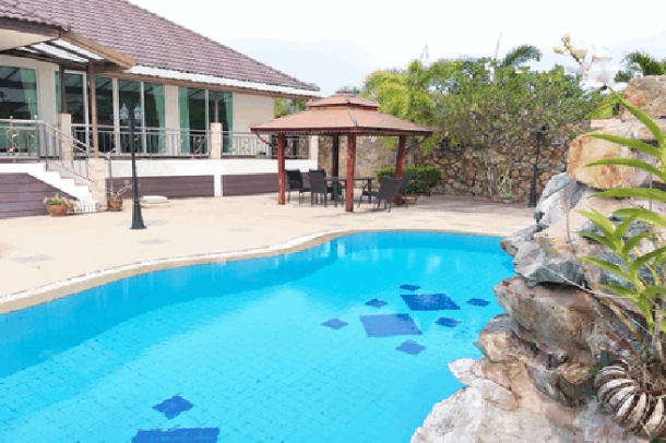 Beautiful 3+1 bed pool villa at Baan amphur for sale- Na jomtien-3
