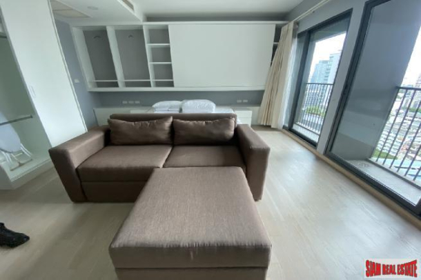 Noble Remix | Large One Bedroom Condo with City Views and Next to BTS Thong Lor-4