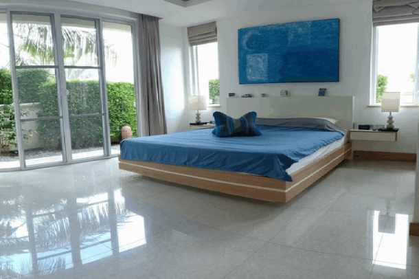 For rent 3 Bedrooms 3 Bathrooms Large Modern House  - East Pattaya-7