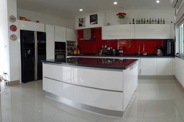 For rent 3 Bedrooms 3 Bathrooms Large Modern House  - East Pattaya-8