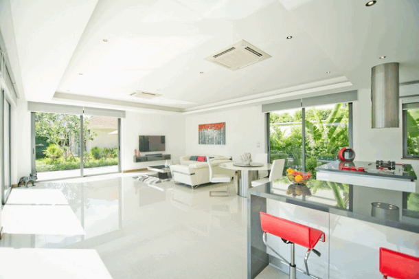 4 Bedrooms 4 Bathrooms Large Modern House In An Up-Market Location - East Pattaya-11