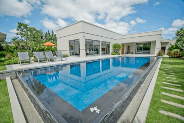 4 Bedrooms 4 Bathrooms Large Modern House In An Up-Market Location - East Pattaya-18