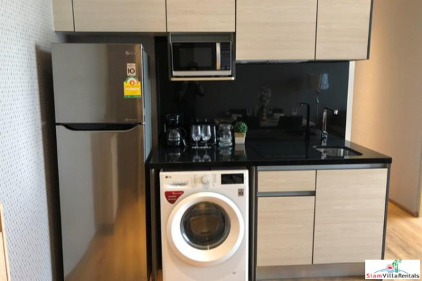 Modern Two Bedroom Condo for Rent close to BTS Phrom Phong, Emporium and Benjasiri Park-6