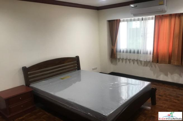 Rishi Court | Spacious 3 Bedroom, 3 Bath Apartment  in Convenient Location Between Asoke & Nana BTS-18