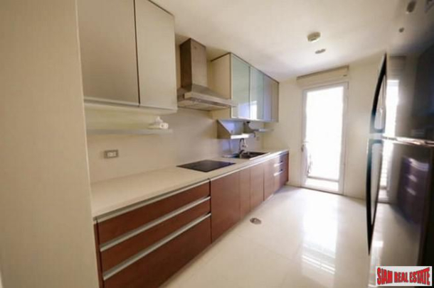 Avenue 61 | Spacious Three Bedroom Corner Condo with Extra Storage and Cabinets in Ekkamai-29