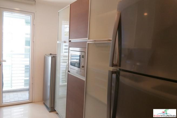 Avenue 61 | Large Three Bedroom Corner Condo with Extra Storage and Cabinets for Rent  in Ekkamai-13