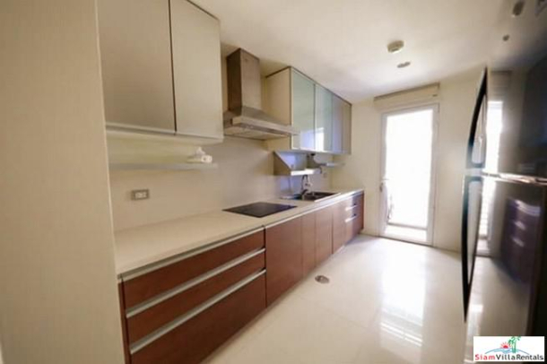 Avenue 61 | Large Three Bedroom Corner Condo with Extra Storage and Cabinets for Rent  in Ekkamai-29