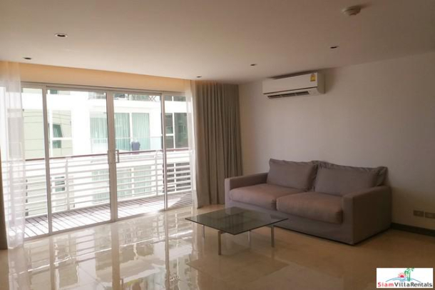 Avenue 61 | Large Three Bedroom Corner Condo with Extra Storage and Cabinets for Rent  in Ekkamai-4
