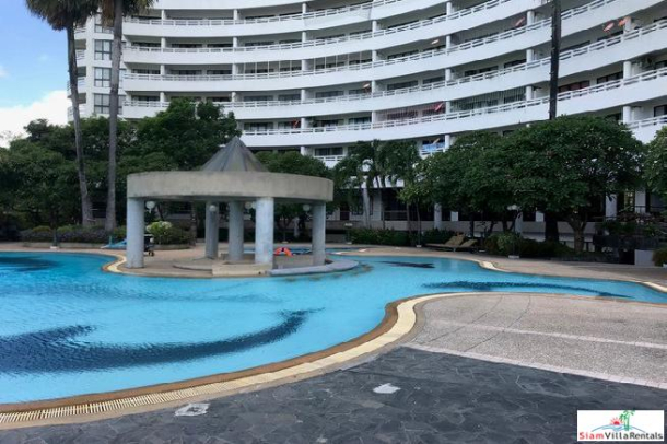 Luxurious Two Bed Beachfront Condo at Payoon Garden Cliff Condominium, Ban Chang, Rayong-20
