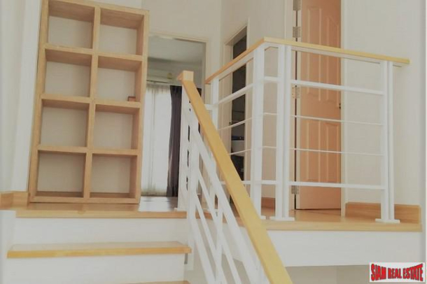 Baan Klang Muang S-Sense | Three Bedroom  Three Storey Corner Home Perfect for a Family in Khwaeng Wang Thonglang-17