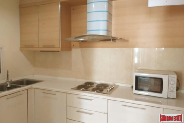 Spacious Three Bedroom Condo in a Conveniently Located Low Rise Building, Ekkamai-16